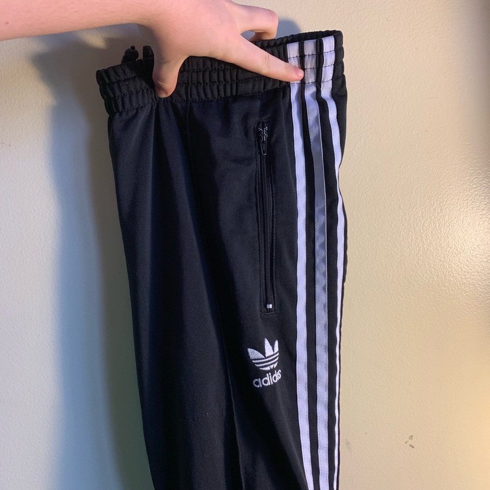 SOLD—-ADIDAS TRACKPANTS LEGGING